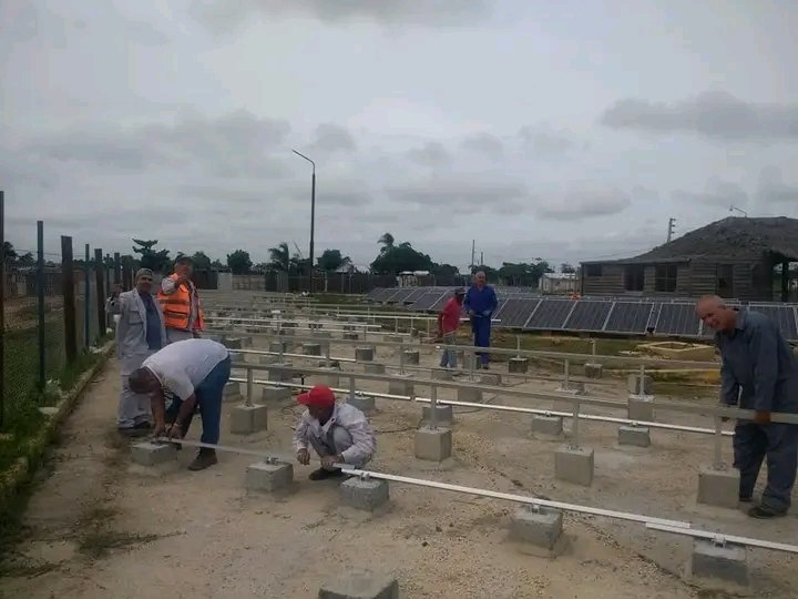CCopextel's tweet photo. #CopextelSuma🔴Filial #Copextel Pinar del Río avanza PFV de la Coloma🔴 https://t.co/sWJ7EOYUAO