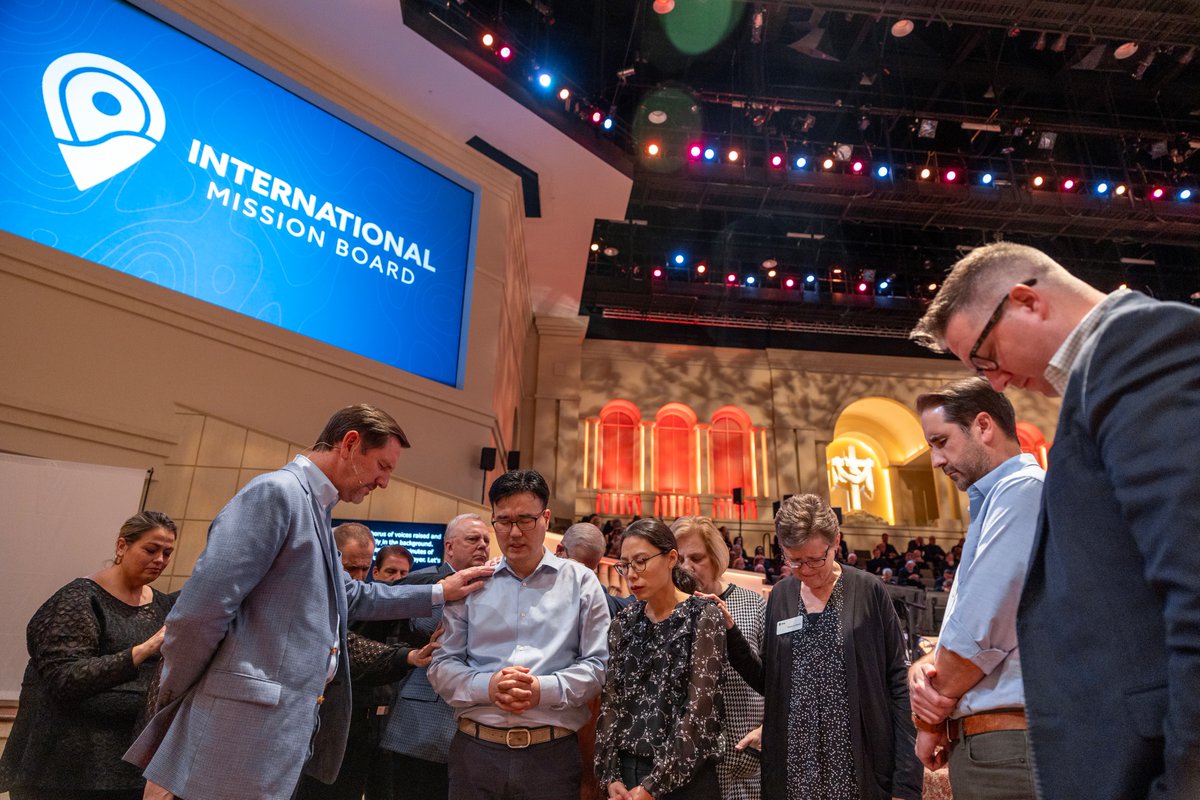 IMB_SBC's tweet photo. Last night, we gathered together to appoint 51 new IMB missionaries! 

The Florida Baptist Convention hosted the event in conjunction with their annual meeting. We are thankful for @FloridaBaptists being all in for missions!

🔗 Read more at: https://t.co/KPtw8eyLvw. https://t.co/2UEdBzepyH