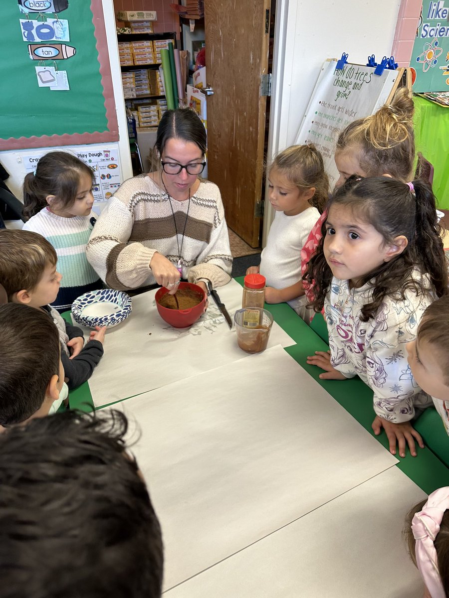 DaweClassroom's tweet photo. Today we learned how to make applesauce.🍎 The kiddos and I are having so much learning about trees and how we incorporate them into different parts of our life.🌳 @prekteachernj @tiffanysorto0 #PreKTeam #OTESpride https://t.co/wYroJkINtl