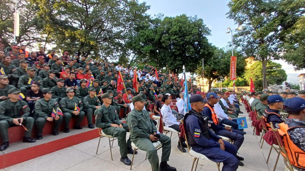 En la lucha por lo nuestro ! Siempre los americanos meridionales hemos luchado por nuestra libertad e independencia, no somos súbditos rebeldes ni mucho menos esclavos. Somos sólo un pueblo soberano a quien se le robó mediante fraude sin tradición legal nuestro territorio en