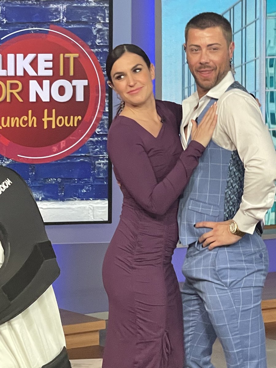 Erin Como tweet media