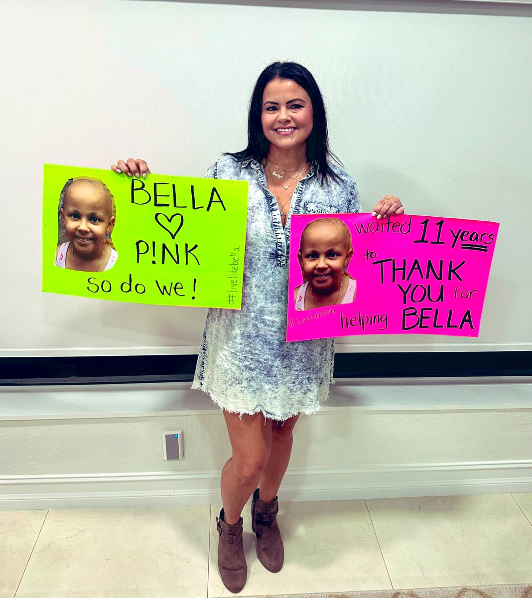 ShannahRT's tweet image. 11 years ago, @Pink tried to help save Bella’s life I’ve been trying to thank her in person ever since went to concert last night going again tonight. no words as a Mom to let you know how much I appreciate you. I will NEVER forget your kindness We LOVE you! #livelikebella