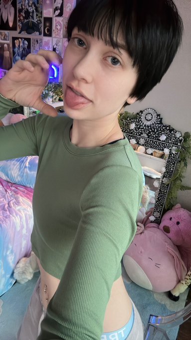 See you in a sec :3 https://t.co/LDq96MoQLS https://t.co/A4beTAD1mr