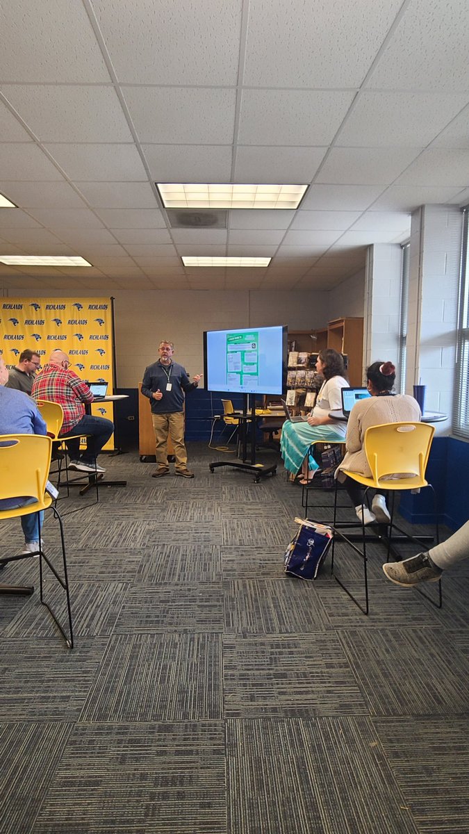 Gray04Lucretia's tweet image. Thank you @mykul1315 for inviting me to assist at @RHS_YesYesYes with your Digital PD! Blended learning with #SearchProgress, #SearchCoach in @MicrosoftTeams &amp;amp; @wakelet for @AVID4College inquiry &amp;amp; collaboration. #OnslowDLT