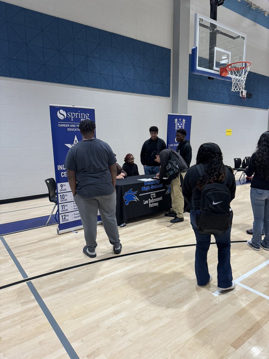 DHS_CTE_Law's tweet photo. HIGHLIGHT:  Our Law Enforcement pathway students had fun promoting and marketing our program to the 9th graders yesterday.  #StudentLeadPromotion #PeerToPeer #CTEexpo @SpringISD_CTE @CteNths @SpringISD #DekaneyHigh 🔵⚫️ https://t.co/y9MEdWSwvK