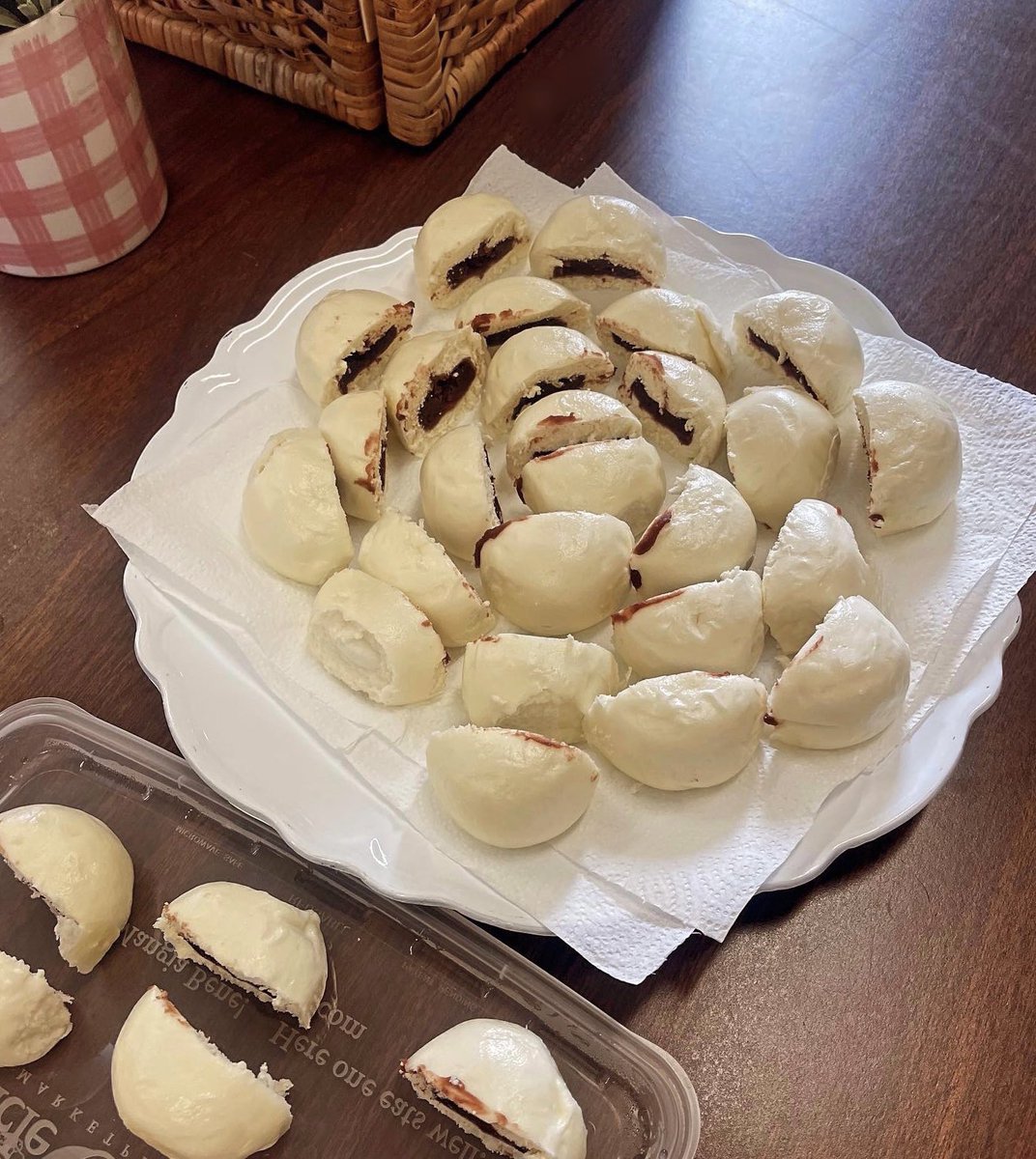 Ms_Soto_'s tweet photo. Multicultural Club kicked off its first month exploring, sharing and sampling foods from countries around the world! https://t.co/8M6aKqvThT