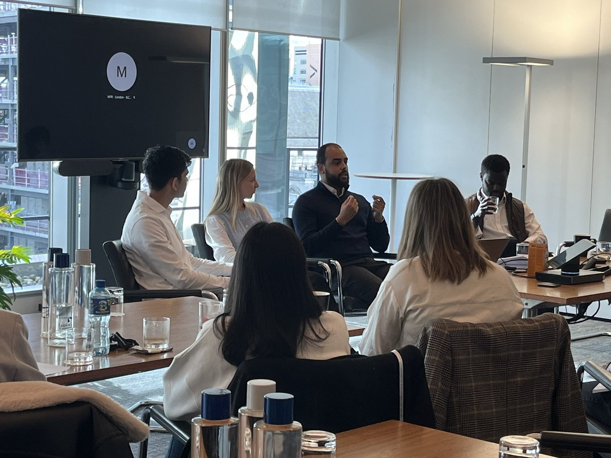 Amazing day with hosts @LGIM in London with undergraduates. Thanks <a href="/UniOfSurrey/">University of Surrey</a> for support. #diversity and #recruitment