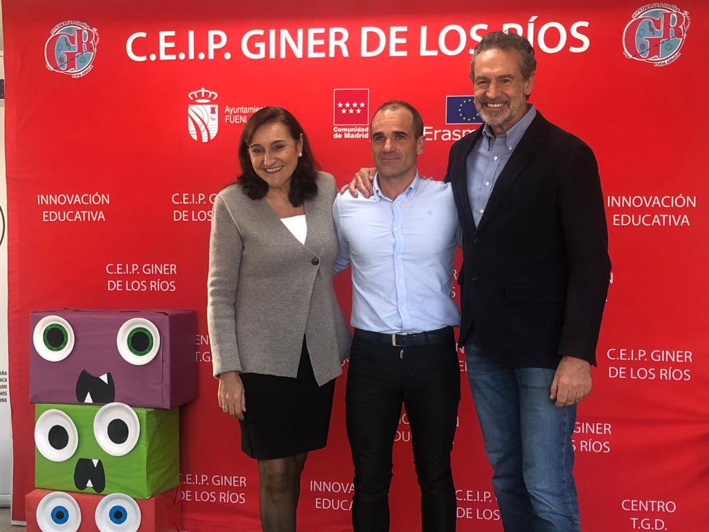 Remedios Orrantia (@remeorrantia) on Twitter photo Hoy he tenido el placer de visitar el CEIP Giner de los Rios en compañía de <a href="/AndresCondeSave/">Andrés Conde</a> Que ilusión ver a nuestros niñas y niños aprendiendo competencias digitales con nuestro programa de <a href="/FundVodafone/">Fundación Vodafone</a> ! Hoy he tenido el placer de visitar el CEIP Giner de los Rios en compañía de <a href="/AndresCondeSave/">Andrés Conde</a> Que ilusión ver a nuestros niñas y niños aprendiendo competencias digitales con nuestro programa de <a href="/FundVodafone/">Fundación Vodafone</a> !