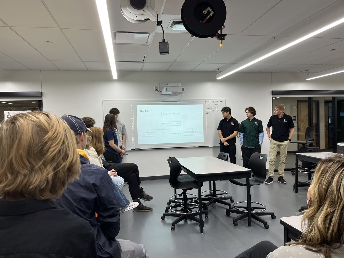 EPICCampusLPS's tweet image. Intro to Space students presented their high altitude balloon launch projects. Groups talked about process, end product, &amp;amp; lessons learned. Students modeled EPICs values of curiosity, perseverance, kindness, and teamwork. #futureaerospaceengineer #itsEPIC #youbelonghere