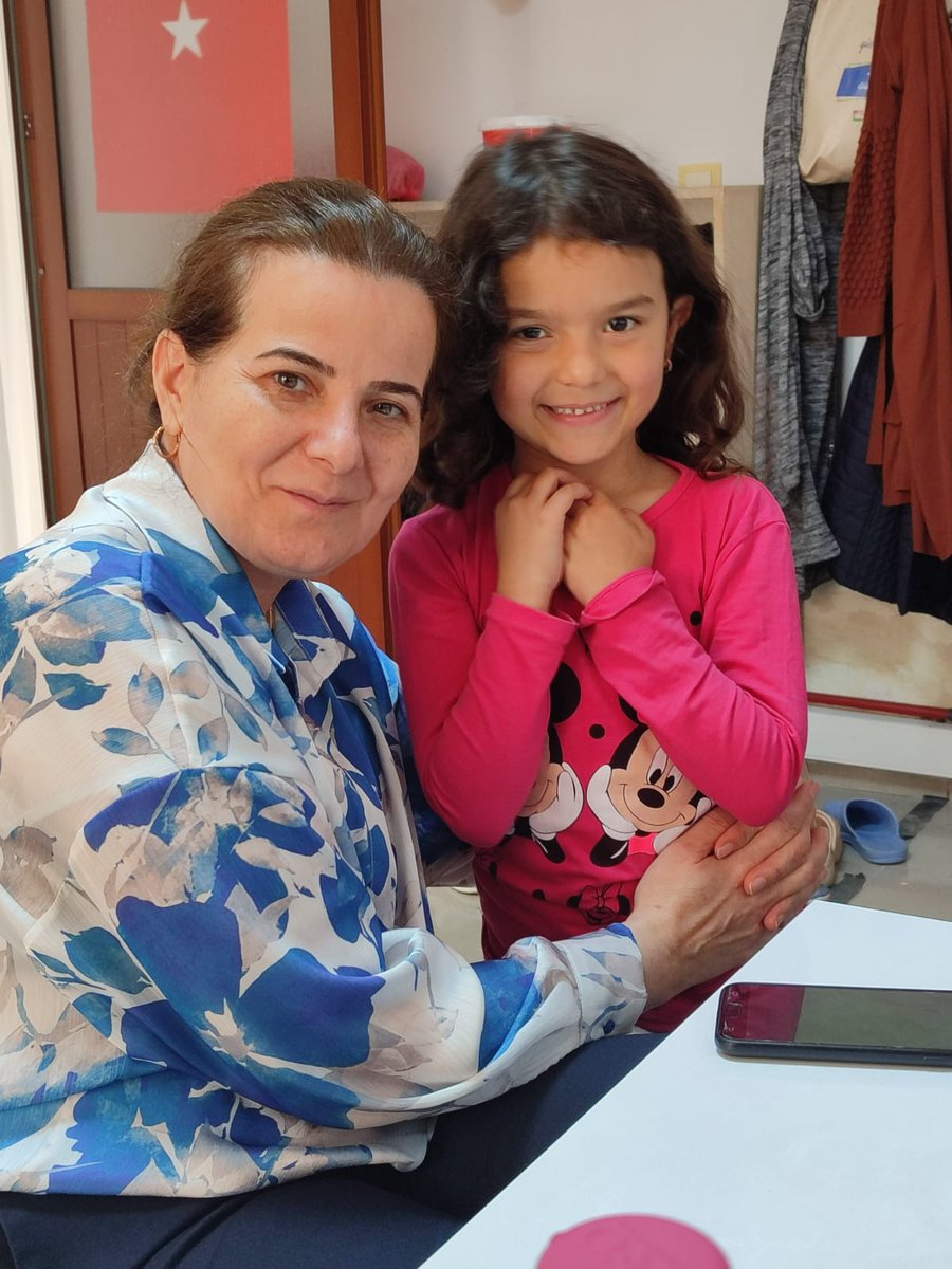 akkadinbilecik's tweet photo. İl Kadın Kolları Başkanımız @HasitMutlu  Halk Eğitim Merkezimizin  Osmangazi Mahallemizde bulunan dikiş kursumuzu ziyaret ederek değerli hanımlarımıza işlerinde kolaylıklar dilediler.
#AKPARTİBilecikKadınKolları https://t.co/vgG6UmJUW1