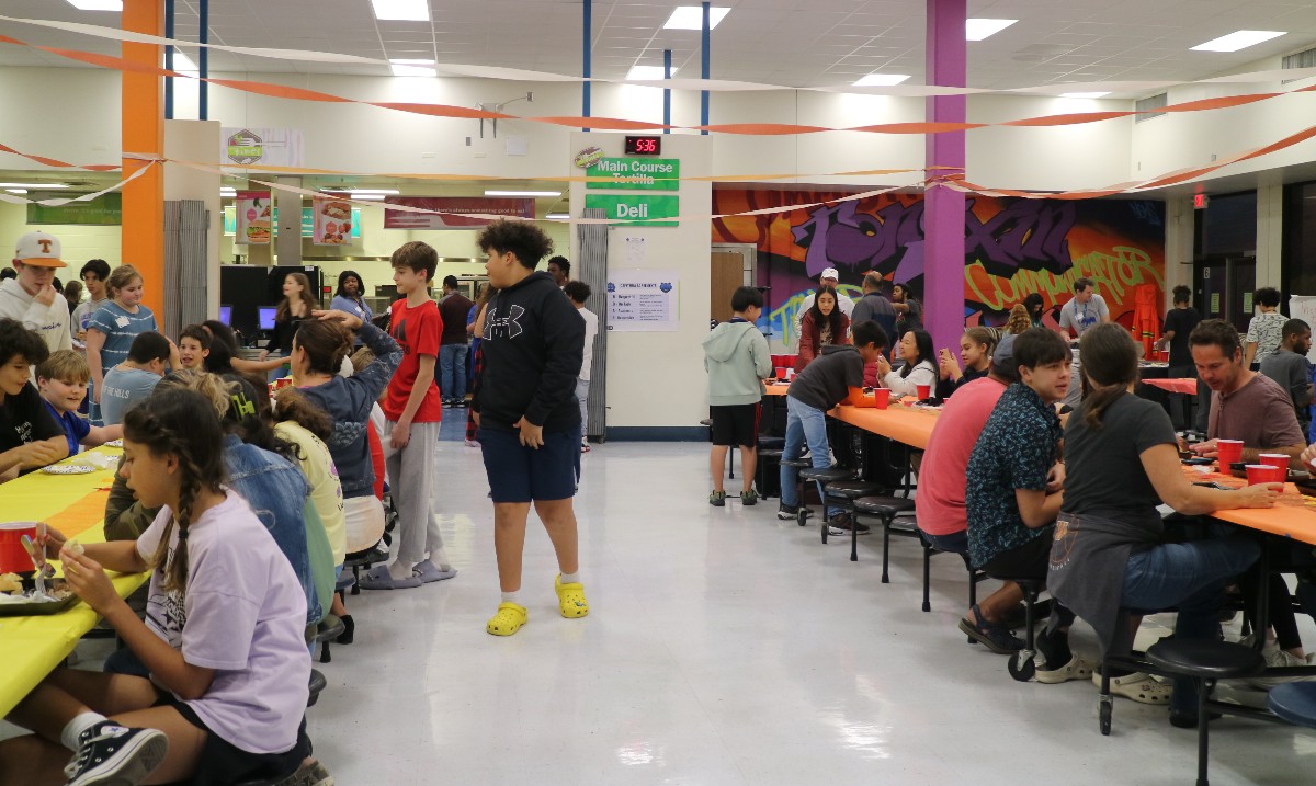 GRIZZLIES GIVE BACK🐻💜: The inaugural Grizzgiving at Grisham Middle School was a success! According to Principal Mills, the Grizzlies were able to serve nearly 500 people a homemade Thanksgiving dinner last night!!! 🤯