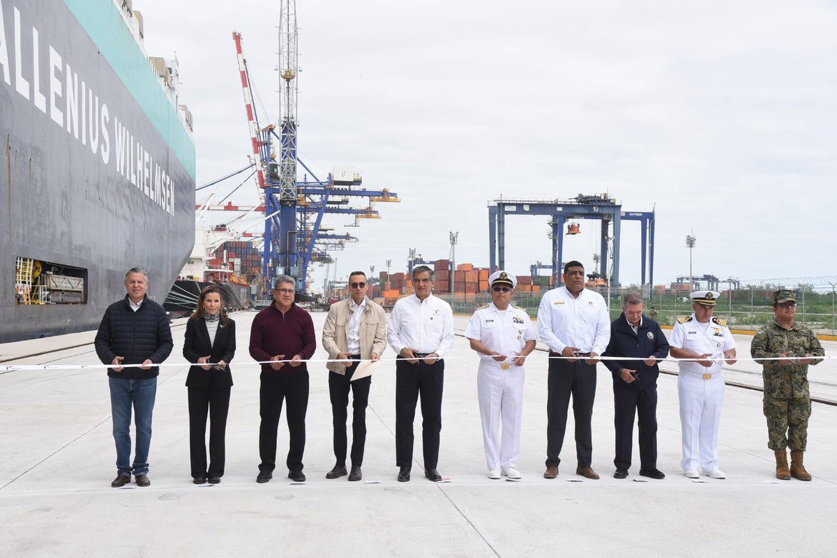 ChuchoNader's tweet photo. El día de hoy con el Gobernador Américo Villarreal Anaya, el alcalde de Altamira, Armando Martínez Manriquez, autoridades e invitados, acudí a la inauguración de la primera fase de la ampliación de la Terminal de Usos Múltiples de la empresa Infraestructura Portuaria Mexicana. https://t.co/aeFV8C9CkL
