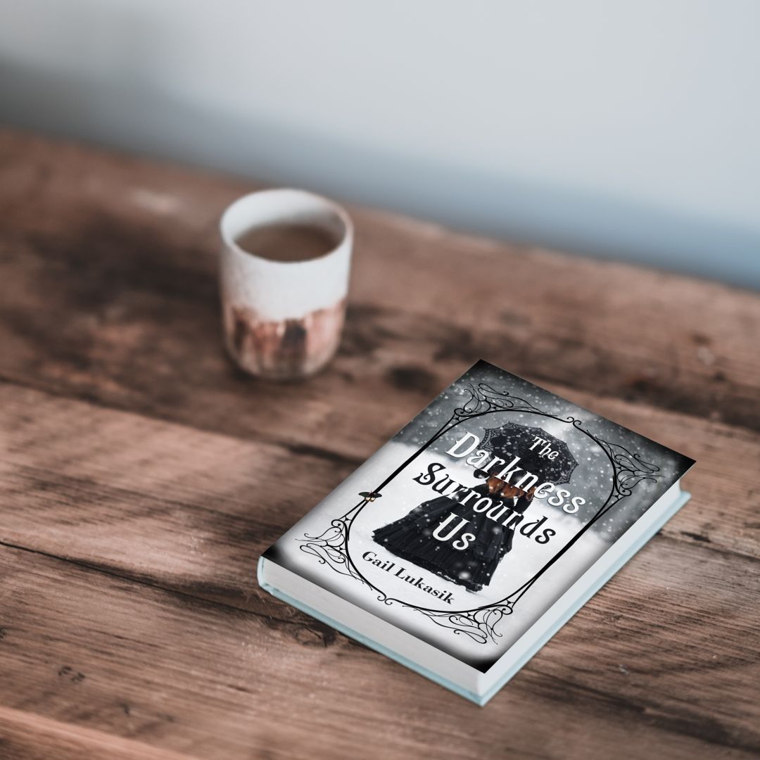 CamCatBooks's tweet photo. Get comfy with a book and a beverage! Here are some ideas to pair with cozy fall reads:

#TheDarknessSurroundsUs  - Spiced apple cider
#TheSecretGardenofYanagiInn - Hojicha latte 
#TheHoroscopeWriter - Pumpkin spice cold brew
#DaughteroftheSaltKing - Salted caramel hot chocolate https://t.co/IjtT0pnLiN