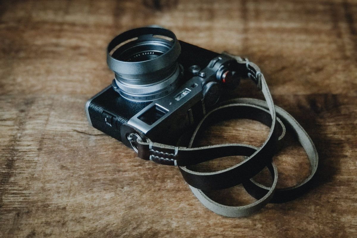 Hand made from world renowned Horween Chromexcel, our Granada leather camera strap is the ultimate in quality offering a soft, flexible neck strap for every day use for photographers looking for more. #cameragear #fujifilm #photography buff.ly/3mLIGyL
