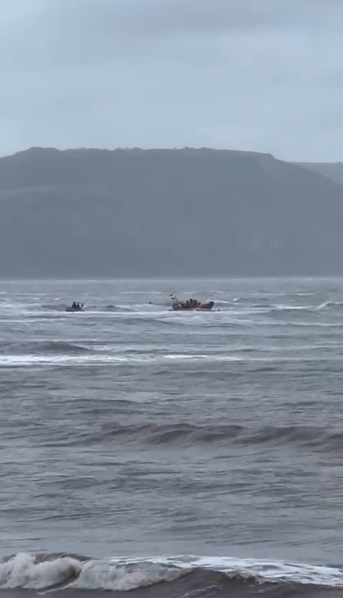 LymeRegis Lifeboat tweet media