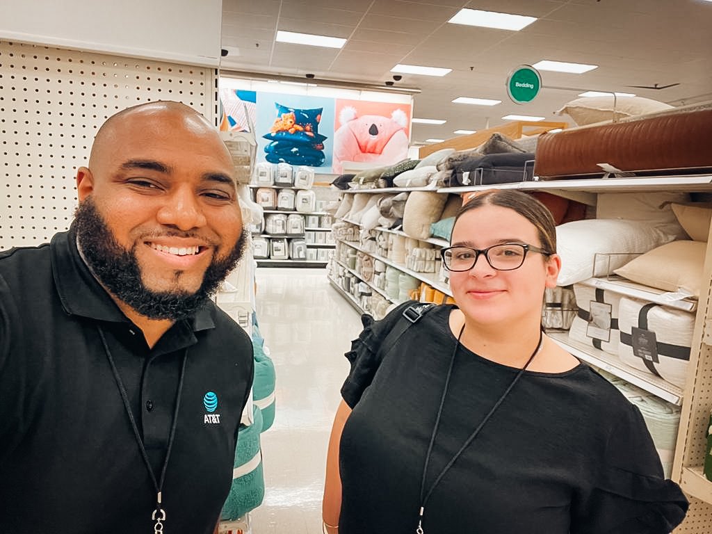 Grooglobal's tweet image. We asked Alton 
 -What is one of your business goals for 2024? make $1000 every week.
-What’s the first thing you would do if you won the lottery? I’d invest a portion into real estate.
-What is something on your bucket list?Retire my family.

#groogloballife #meetourteam