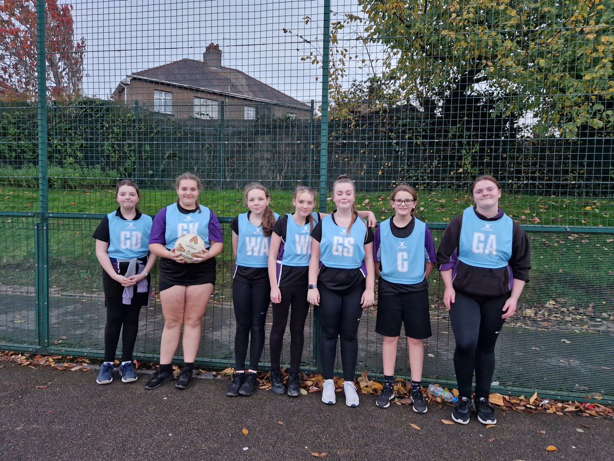CwmbranHigh_PE's tweet photo. Very proud of these girls tonight, missed out on the win but lots of improvements in play for the Yr8's &amp; 1st game for the Yr11's as a team - lots of positives to take away👍 well done to Lacie &amp; Melis on POM #NotInMissOut @CwmbranHead @CwmbranHigh https://t.co/qvxbxIRIGX