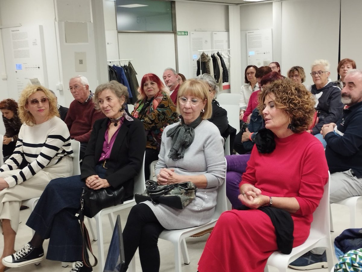 laaab_es's tweet photo. 👏🎬Exitazo de publico en la última sesión de cinefórum de #ComunidadAspasia en el @laaab_es.

🤗Gracias a todas las y los participantes por haber hecho posible este espacio de encuentro y reflexión sobre la participación femenina a través del cine. https://t.co/s4NViL1sLx