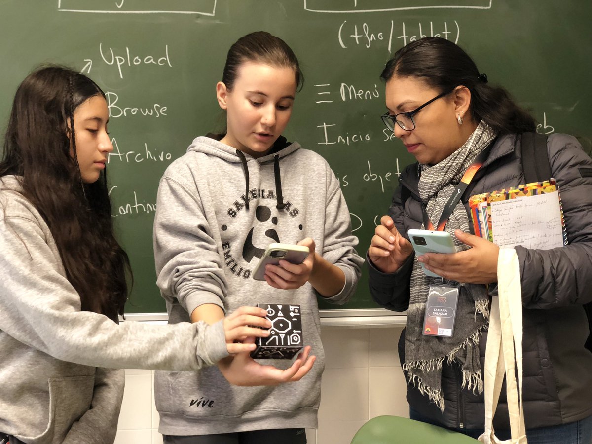 SalesianasSJ's tweet photo. Una vez más, nuestro centro se ha convertido en una de las sedes de la Convención Educativa #innovaPRO que muestra a profesores y directores de diferentes países los proyectos de innovación que se integran en nuestro Proyecto Educativo.
#LaAlegríaDeCrecerJuntos https://t.co/4qUhh8BOpQ