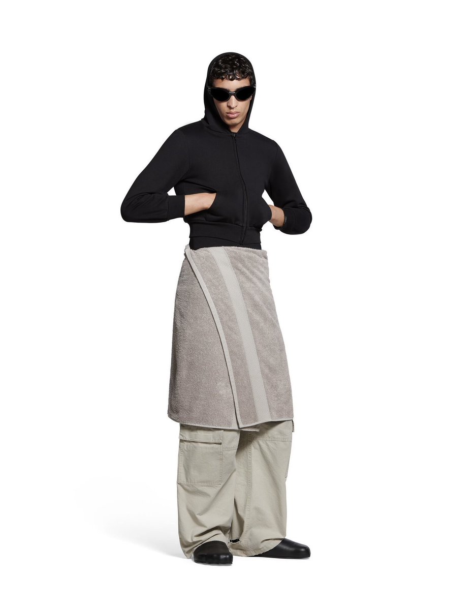 PopBase's tweet photo. Balenciaga is selling a towel skirt for $925. https://t.co/fF9IdViTg4