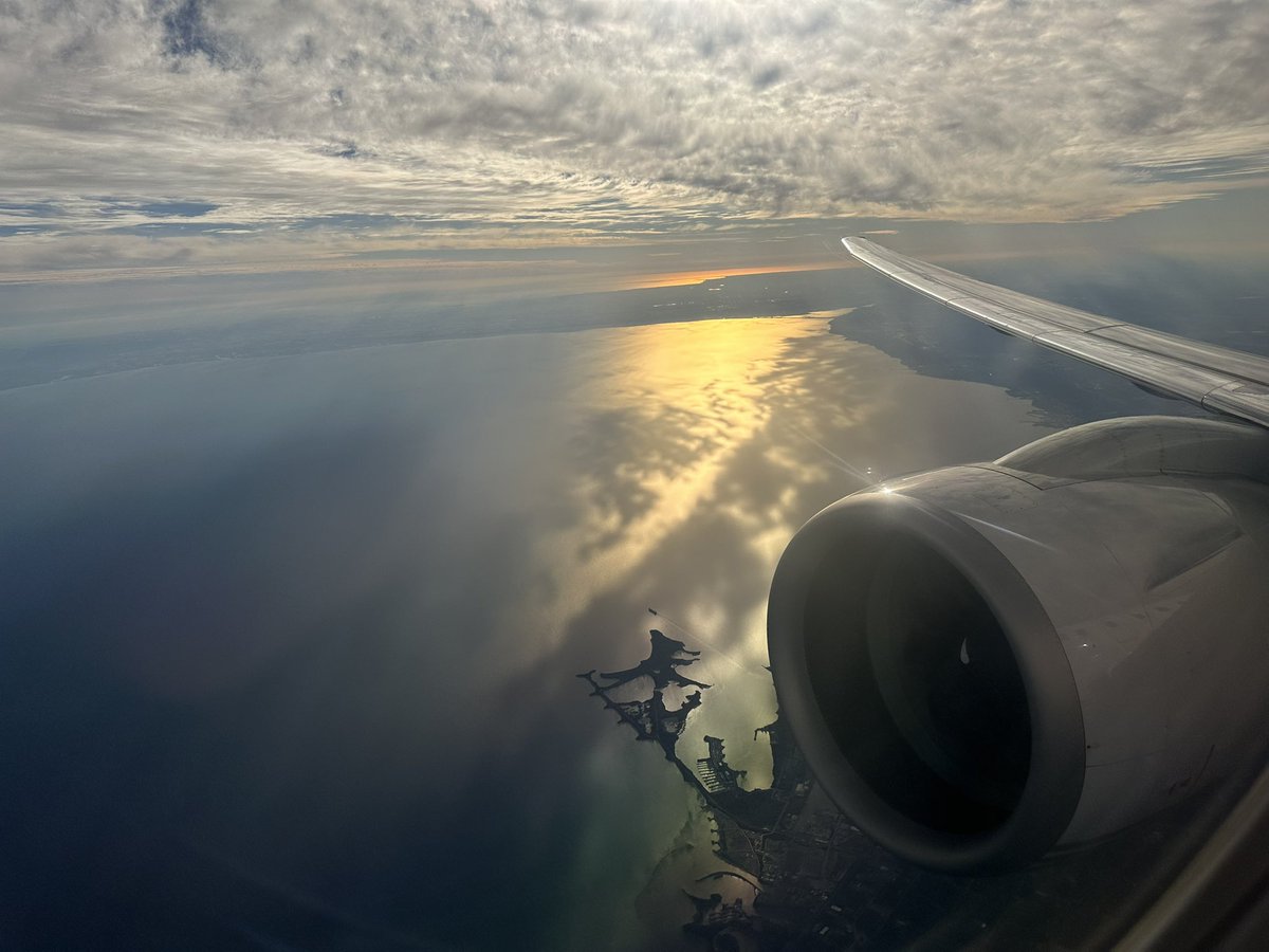 clairepe's tweet photo. First time flying #porterairlines, it’s been amazing! We would highly recommend, we even got a free upgrade! #toronto #montreal https://t.co/XiPVYrqhb7
