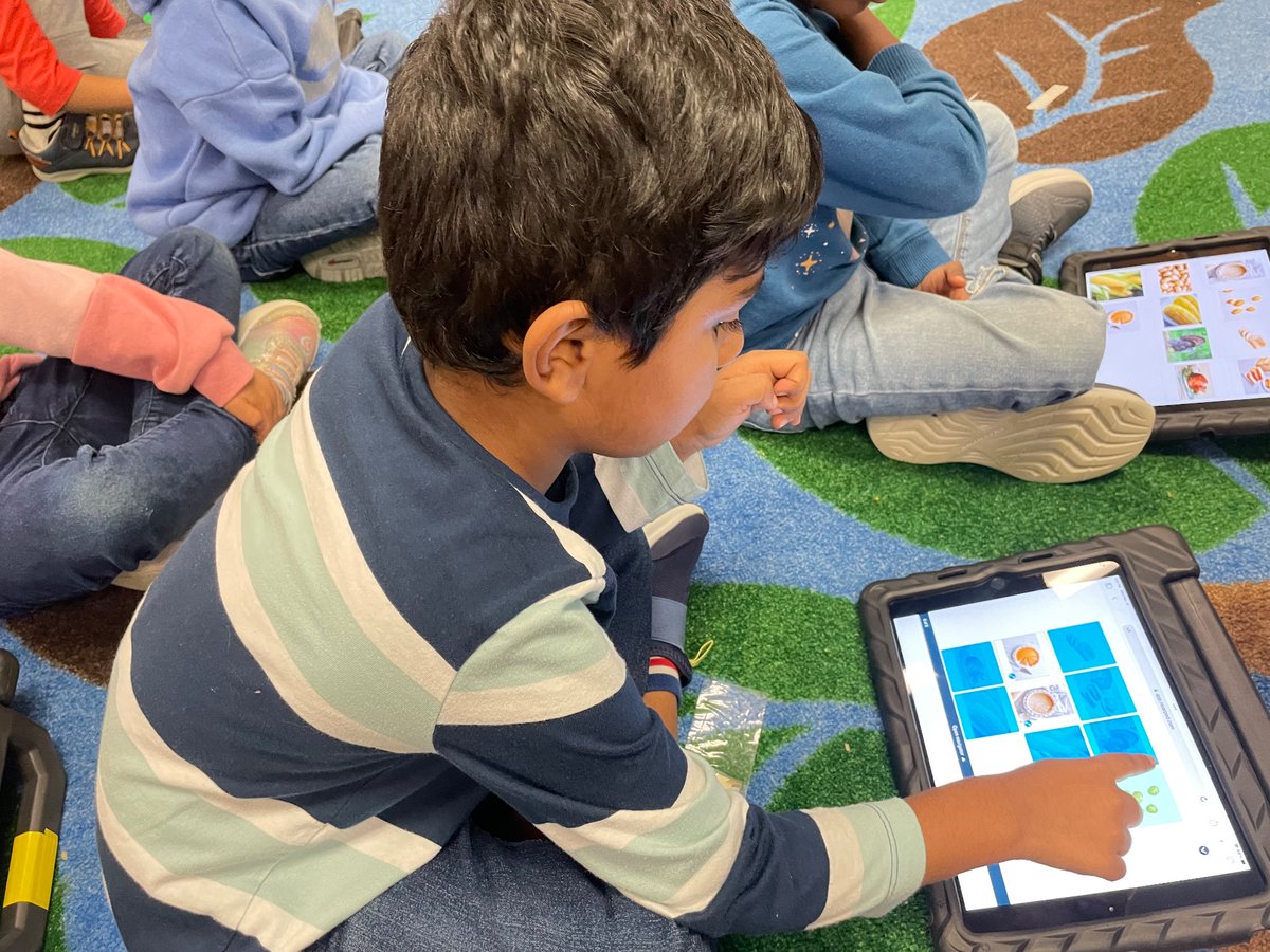 PetruninPreK's tweet photo. @nearpod Engaging lesson in PreK exploring Thanksgiving, decorating our tables, and matching similar foods. Thank you to @EduTechWizard for the cool activity on disguising our turkeys in different outfits. @GunstreamFrisco @MsGomez_teaches https://t.co/4VqcpLgQZV