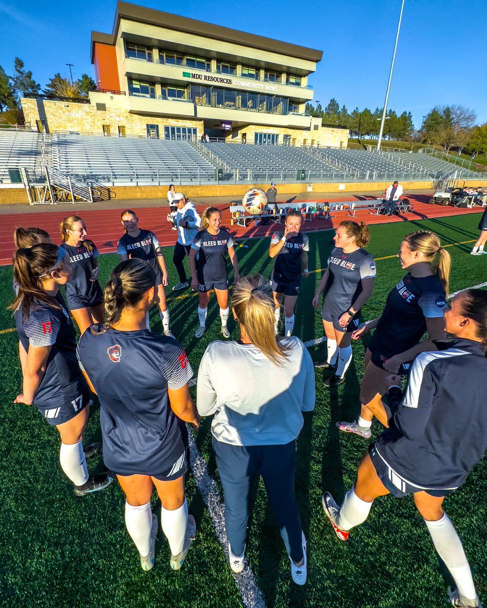 umarysports's tweet photo. read all about it! @UMaryWSoccer #lifeatmary https://t.co/KQxJI4vz6I