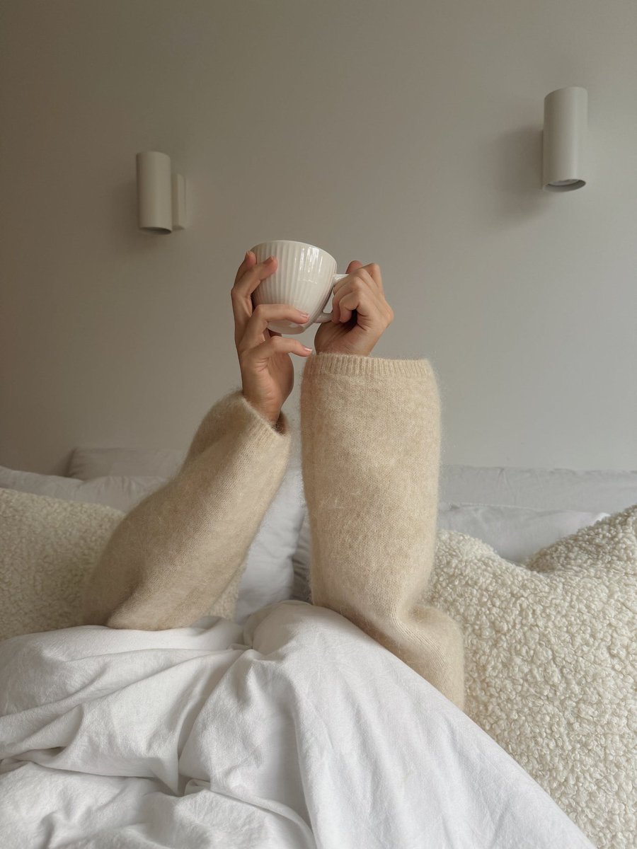 RonjaWeber1's tweet photo. Staying in bed all day 🙌🏼✨🛏️

Hope you all had a great day! I was so tired and took my day off because I felt like I‘m getting sick, so relaxing is the best way 🙌🏼 

#dayoff #relaxing #stayinginbed #relax #bedtime #recover #yummy #breakfastbowl #breafast #cereal #cereallover https://t.co/JPuExKZwKw
