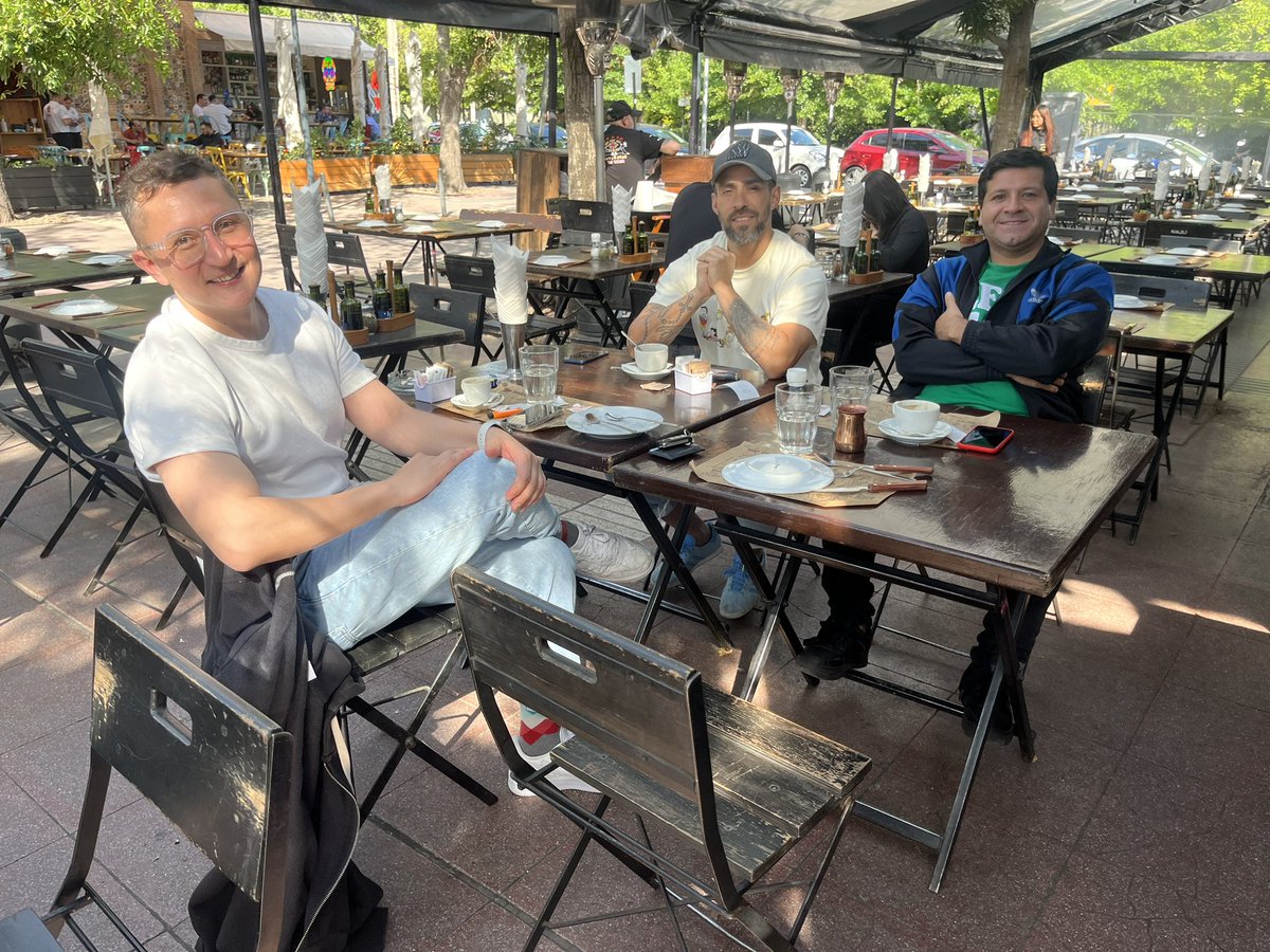 el_mago_oficial's tweet photo. Tarde de amigos. https://t.co/pKvmichAXy