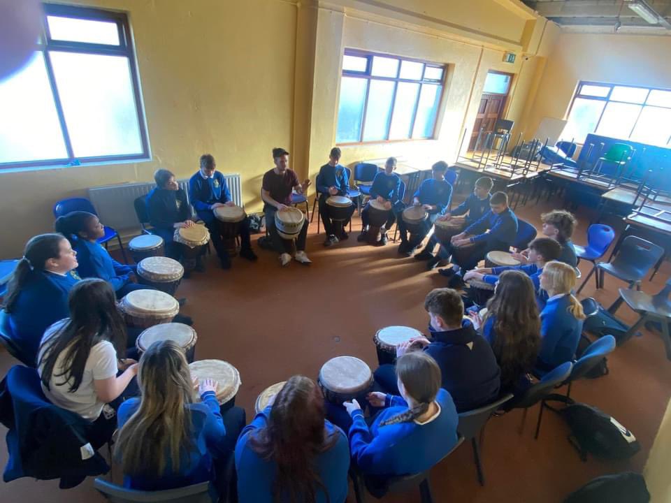 We are delighted to support these workshops. 
Something a-bit different Slí na Croí  - Malinké music of upper Guinea with Second Years in Abbey Community College. They got a chance to participate in drumming workshop today it’s the Leaving Certs turn tomorrow. 👏👏🎼
