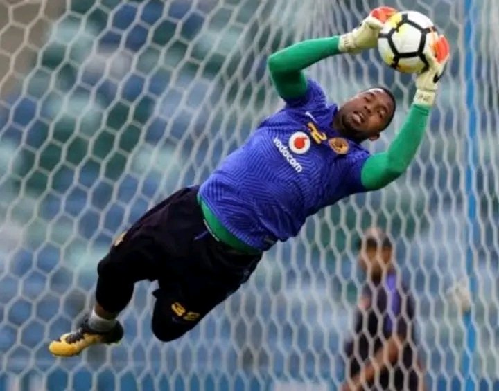 sekzos's tweet image. Minnie Dlamini Hustle and Itumeleng Hustle