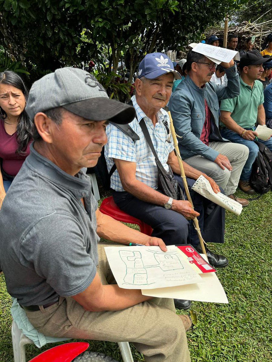 Agroprototipos's tweet photo. 🚀☕️ Nuestro equipo se reunió con productores y caficultores en La Vereda 7 de Agosto Moral, Tambo, Cauca. Fue una oportunidad para intercambiar experiencias y fortalecer lazos con la comunidad cafetera. 🚀☕️ https://t.co/G3HCQKth4r