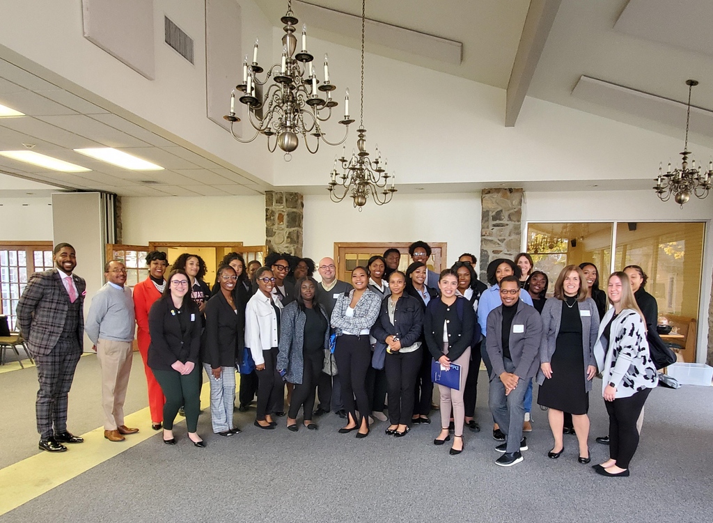 DSU students visited campus today to learn more about DE Law & the application process. The event featured an Admissions Q&A, campus tour, lunch w/students, and a mock class taught by Dean Todd Clark. Thank you to our @DelStateUniv visitors for spending the afternoon at DE Law!