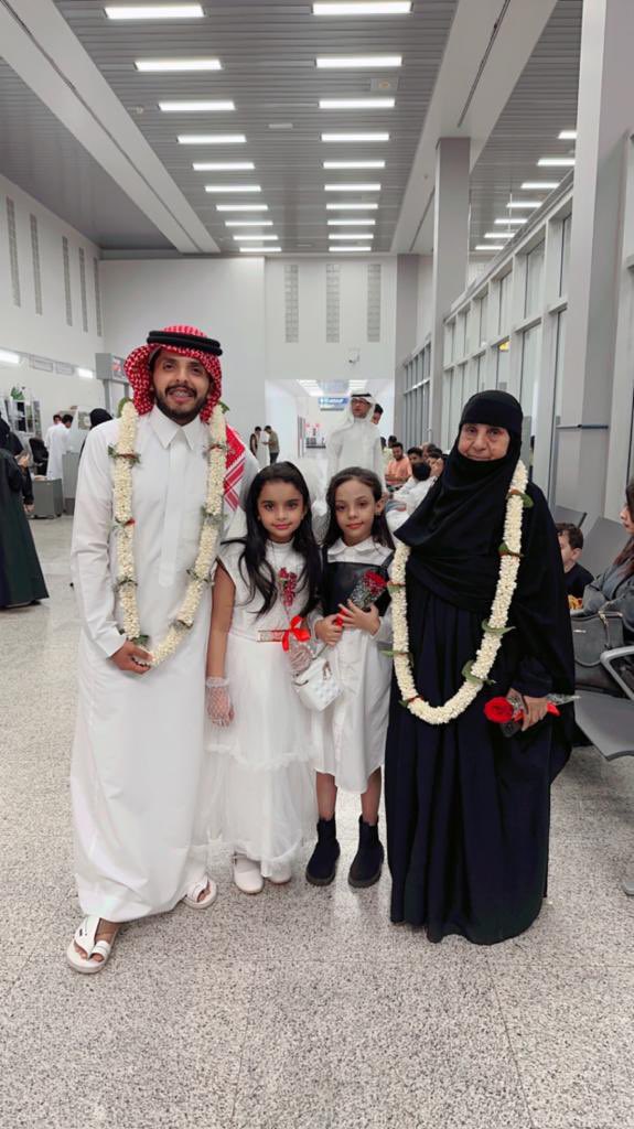 iibessooo's tweet photo. هذه هي أول ليلة لها في قبرها، اللهم فاجعله روضة من رياض الجنان ، وثبتها عند السؤال ، واجعلها في صحبة الأنبياء والشهداء والصالحين، 
رحلت أمي الثانية ، رحلت أطيب قلب، رحلت ابتسامة جازان .. اللهم انثر على قبرها رحماتك وارزقها بيتا في جوارك وجوار نبيك صلى الله عليه وسلم. إنا لله وإنا إليه راجعون .. اللهم جبراً من عندك. 

#الخالة_مريم 
#مريم_فرساني