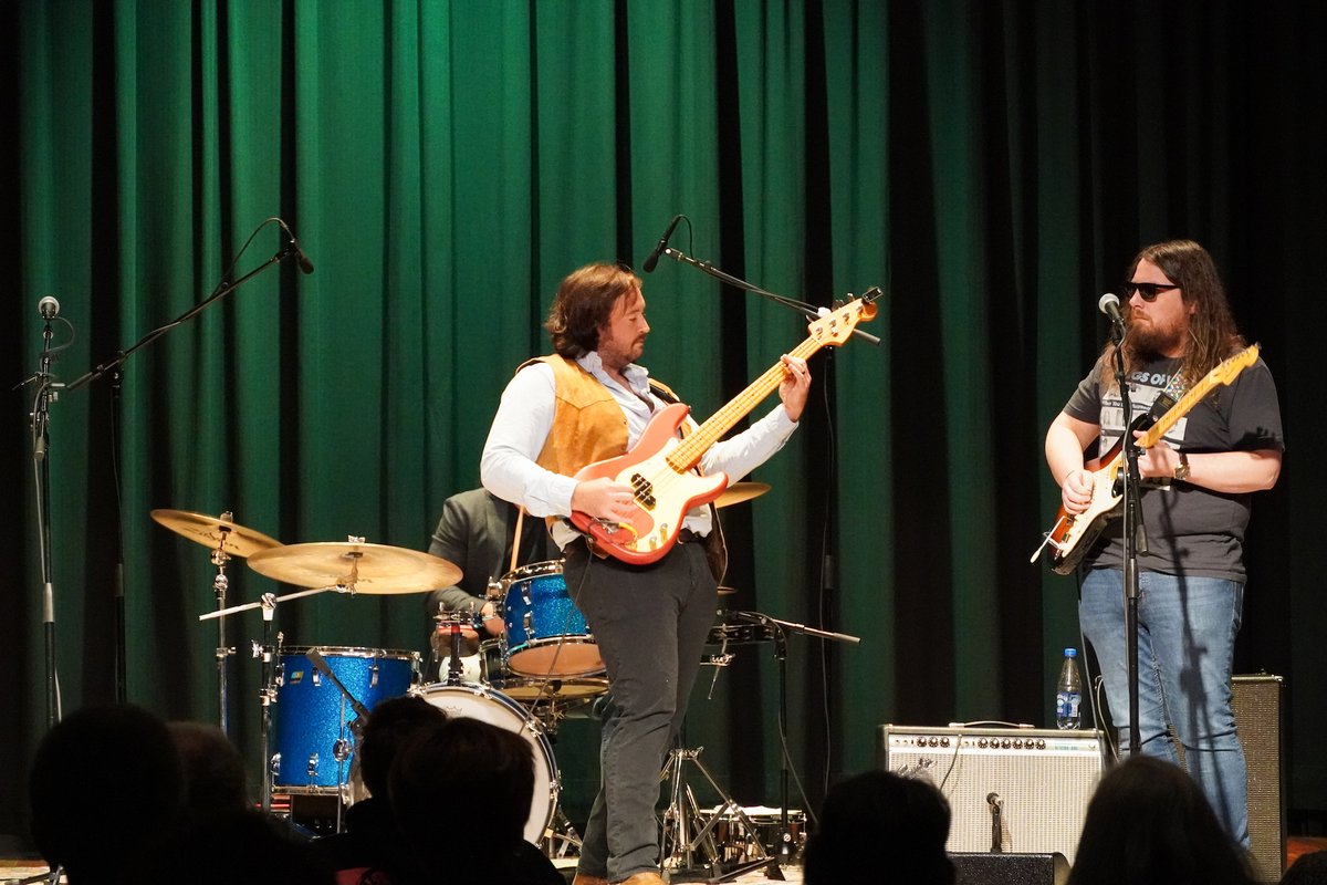 laurellibrary's tweet photo. Our patrons enjoyed the musical performance of Jordan Allen & The Bellwethers on our stage! The combination of storytelling vocals and catchy riffs made for a great night. 🎤🎶
…
#LaurelLibrary #PublicLibraries #LondonKY #Concert #JordanAllenAndTheBellwethers https://t.co/dHKIuUgjen