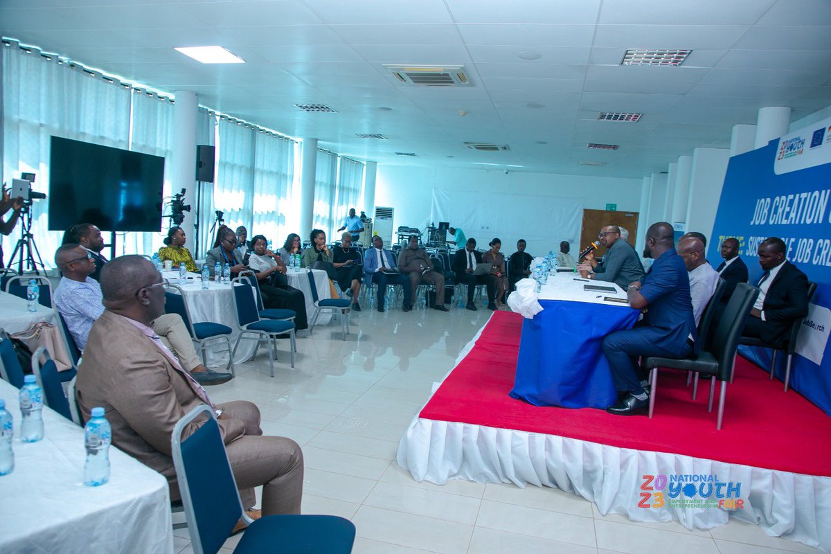 Keketoma_Sandi's tweet photo. On Tuesday, 14/11/2023, I joined the @VP_Jalloh at the Job Creation Conference as part of second edition of the National Youth Employment and Enterpreneurship Fair. 

The Vice President assured business executives and private sector representatives of Government’s commitment to creating the enabling environment for job creation. 

In closing the conference, I informed participants that His Excellency President Bio’s manifesto commitment to youth employment would be underpinned by a comprehensive national job creation strategy that will guide and support Government efforts to reduce the burden of unemployment.