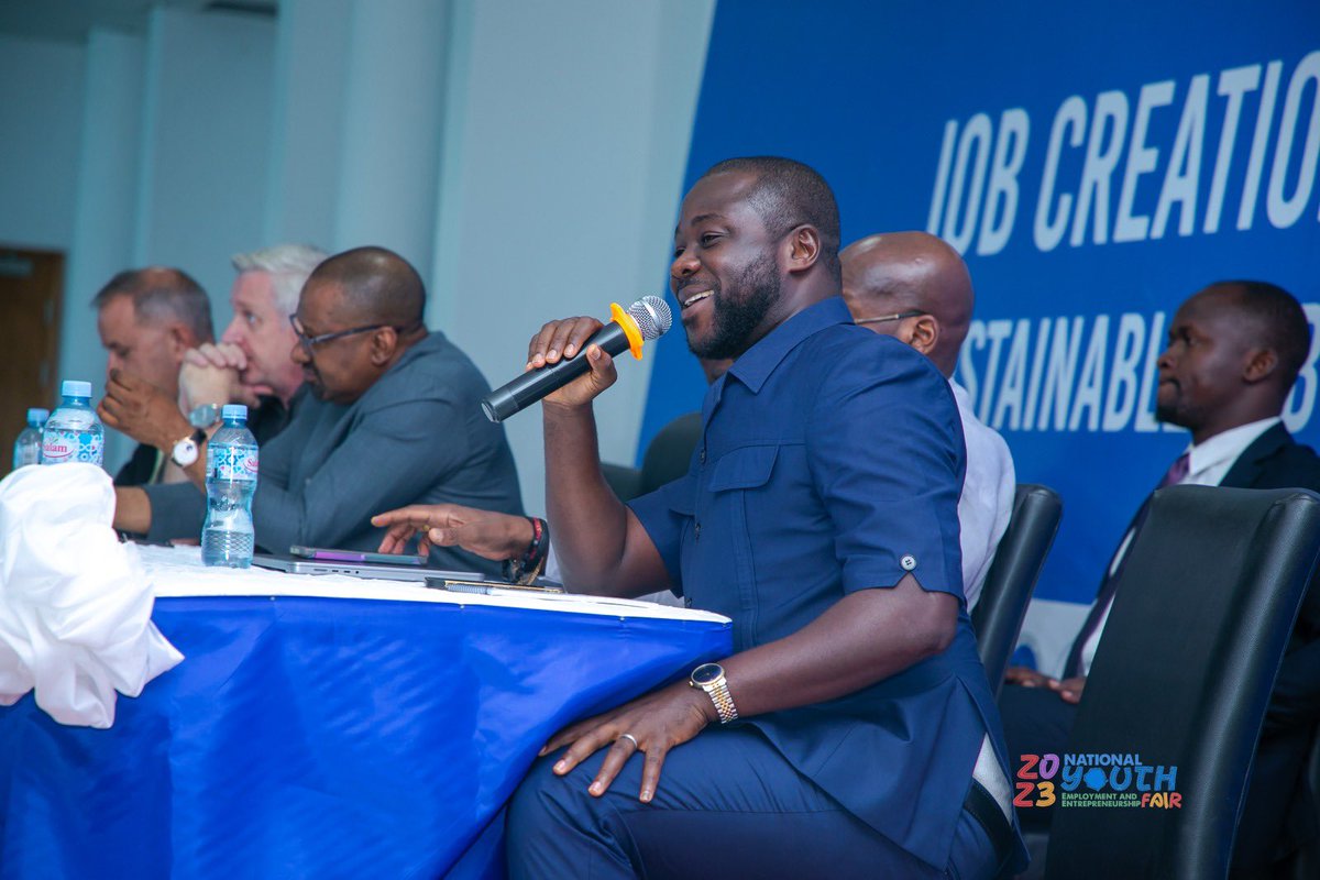 Keketoma_Sandi's tweet photo. On Tuesday, 14/11/2023, I joined the @VP_Jalloh at the Job Creation Conference as part of second edition of the National Youth Employment and Enterpreneurship Fair. 

The Vice President assured business executives and private sector representatives of Government’s commitment to creating the enabling environment for job creation. 

In closing the conference, I informed participants that His Excellency President Bio’s manifesto commitment to youth employment would be underpinned by a comprehensive national job creation strategy that will guide and support Government efforts to reduce the burden of unemployment.