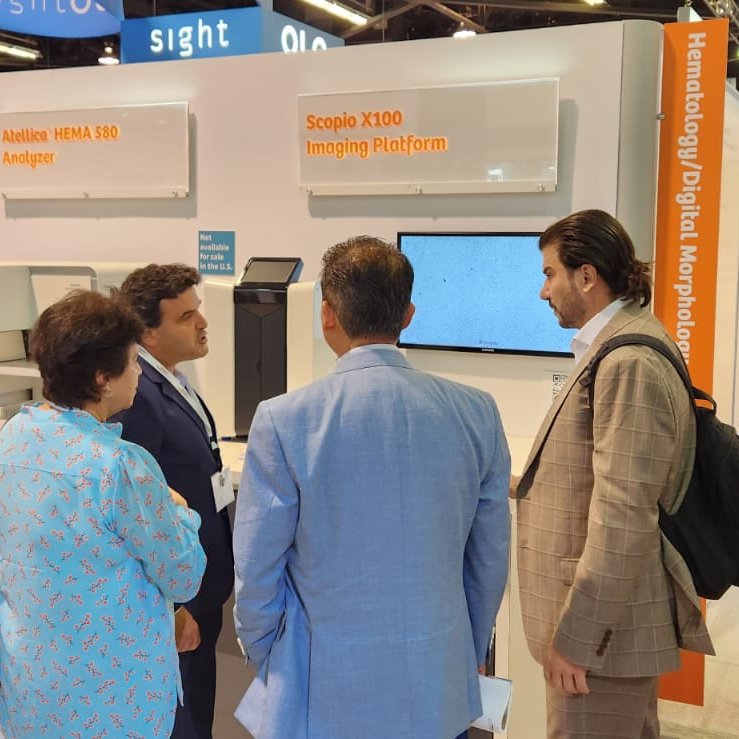 Fernando Chaves, Global Head of Hematology at <a href="/SiemensHealth/">Siemens Healthineers</a>, shares insight on innovations made possible by full-field digital morphology, including full remote consultation. Read the <a href="/captodayonline/">CAP TODAY MAGAZINE</a> interview here: bit.ly/3sBYJXkt <a href="/itaihayut/">Itai Hayut</a> <a href="/afarhi/">Amir Farhi</a> <a href="/liannetrantz/">Lianne Trantz</a>