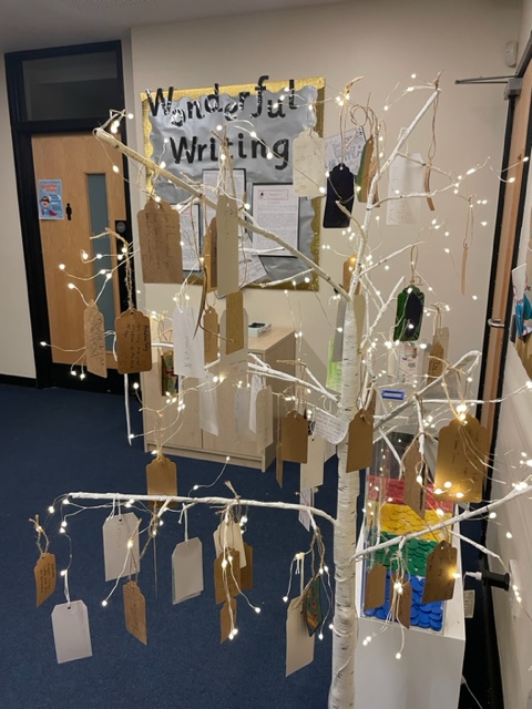 DussindalePrim1's tweet photo. Lovely to see our school join in with Positive Noticing Day today. The children were asked to write a positive message to another child to say what they had noticed. Some children donated their messages for the Positive Tree.@pauldixtweets #PND2023 https://t.co/yDlytxbNgx