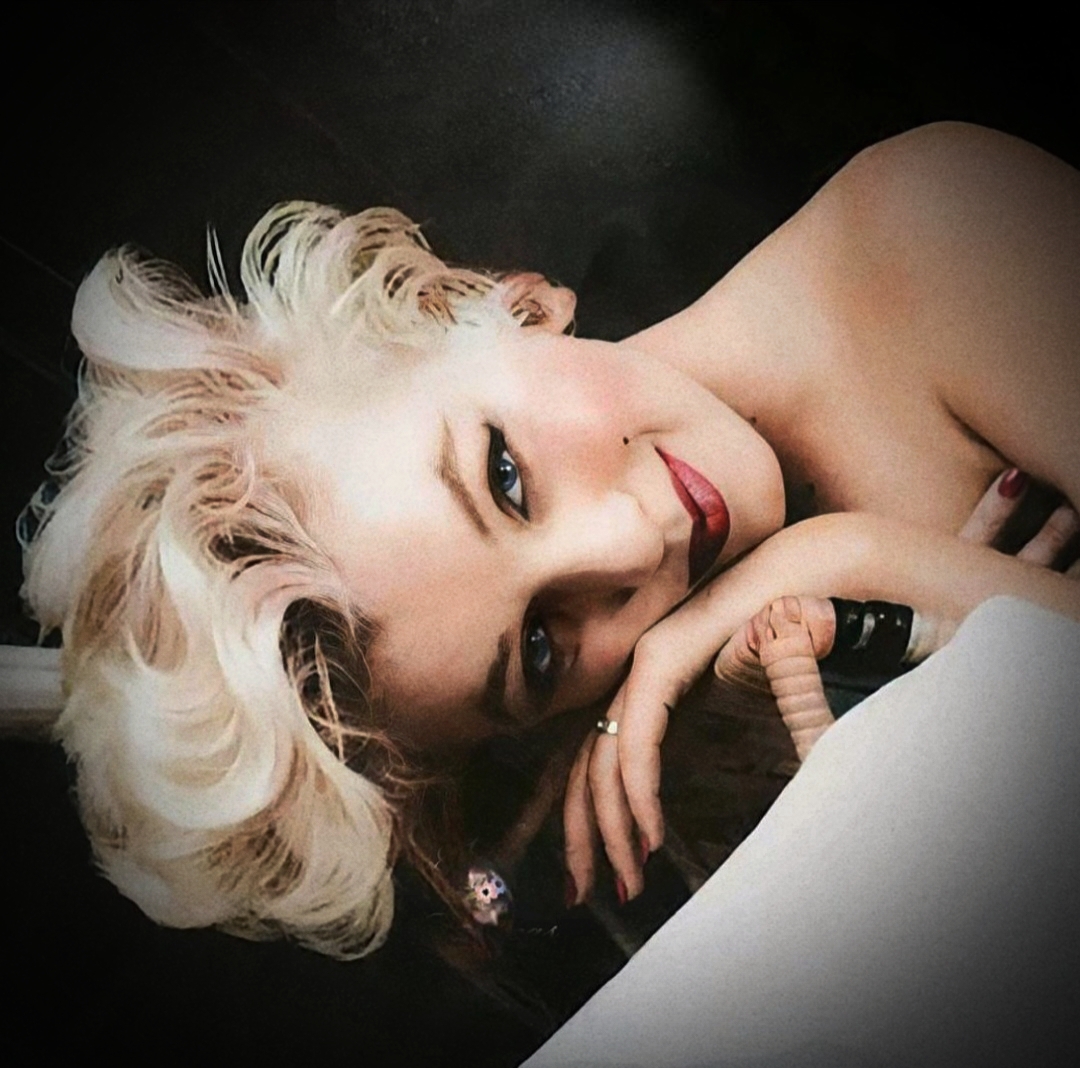 MarilynSpirit's tweet image. Maturity is learning to walk away from people and situations that threaten your peace of mind, self-respect, values, morals and self-worth.