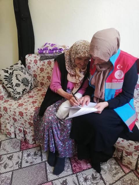 UlusalhaneZiyrt's tweet photo. Filistin'in Bağımsızlık Günü Kutlu Olsun.🇹🇷🇸🇩
Rıdvan Bey, üniversite bölüm şartı, kpss puanı (bazı vakıflar), mülakat ve ikamet şartı ile vakıflarımıza girdik. Daimi çalışan ne işi yapıyorsa biz de o işleri yaptık. 14 ay çalıştıktan sonra 31 Ekim'de işsiz kaldık. Lütfen Sosyal Yardımlaşma ve Dayanışma Vakfında çalışan üniversite mezunu 2 bin Ulusal Hane Personelinin sesini duyun.🙏🙏
