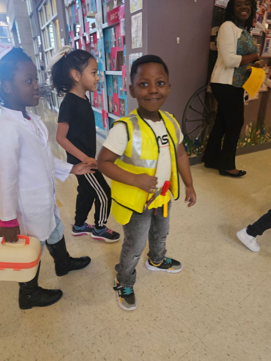 CSESCounseling (@counselingcses) on Twitter photo Dress for success! #careerday #generationtexasweek #emsproud <a href="/mmendellAP/">Comanche Springs</a> <a href="/EMSISD/">EMS ISD</a> <a href="/EMSCounseling/">EMS ISD Counseling</a> Dress for success! #careerday #generationtexasweek #emsproud <a href="/mmendellAP/">Comanche Springs</a> <a href="/EMSISD/">EMS ISD</a> <a href="/EMSCounseling/">EMS ISD Counseling</a>