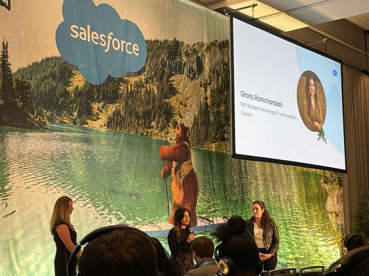 StephanieFoerst's tweet photo. Gloria talking about using release notes for your users - because they deserve it - to help your Salesforce team no longer been seen as a cost center. https://t.co/bW93b101VJ