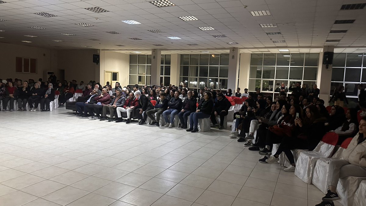 isubu_uluborlu's tweet photo. Uluborlu Selahattin Karasoy MYO ve Gençlik Spor İlçe Müdürlüğü işbirliği ile müzik şöleni, düzenlendi.@isubu32 @MyoUluborlu @yilmazcatal_ https://t.co/pw9O0uzzDU