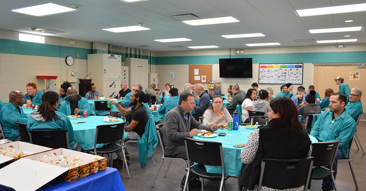 🎉 Celebrating Acromag's Employee Appreciation Day with a delicious lunch to honor the hardworking, talented and dedicated  individuals who make our team extraordinary! 📷 Thank you, Acromag family! 📷#EmployeeAppreciation #TeamLove #AcromagAwesome