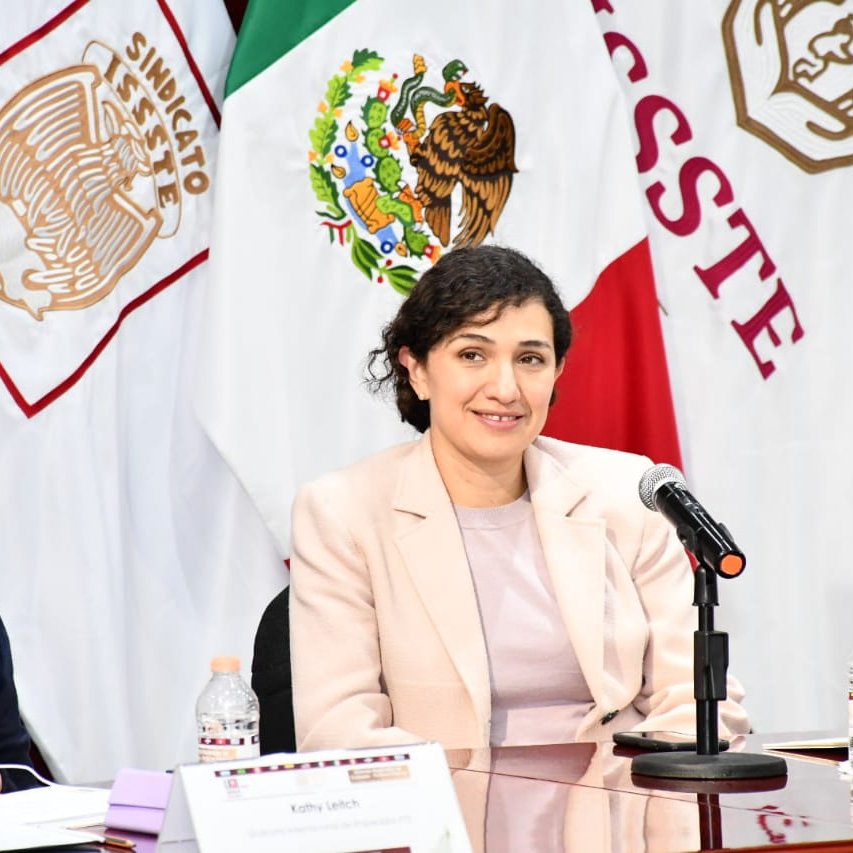 <a href="/seiu775/">SEIU 775</a> <a href="/UniforCanada/">UniforTheUnion</a> <a href="/FenamutraRd/">FenamutraRD</a> <a href="/alansableUNI/">Alan Sable</a> <a href="/LucaLindner9/">Lucía Lindner</a> <a href="/RuthDia20433595/">Ruth Diaz</a> <a href="/marcio_monzane/">Marcio Monzane 🇧🇷🇨🇴🇺🇾</a> <a href="/UniforTheUnion/">Unifor</a> Mariana Morante de <a href="/seiu775/">SEIU 775</a> destaca que las personas excluidas de protecciones laborales en EE.UU. han sido históricamente mujeres racializadas.

Hoy cuentan con días libres pagos, cobertura de salud para ellas y menores dependientes, beneficios para el retiro y capacitación ✊🏽