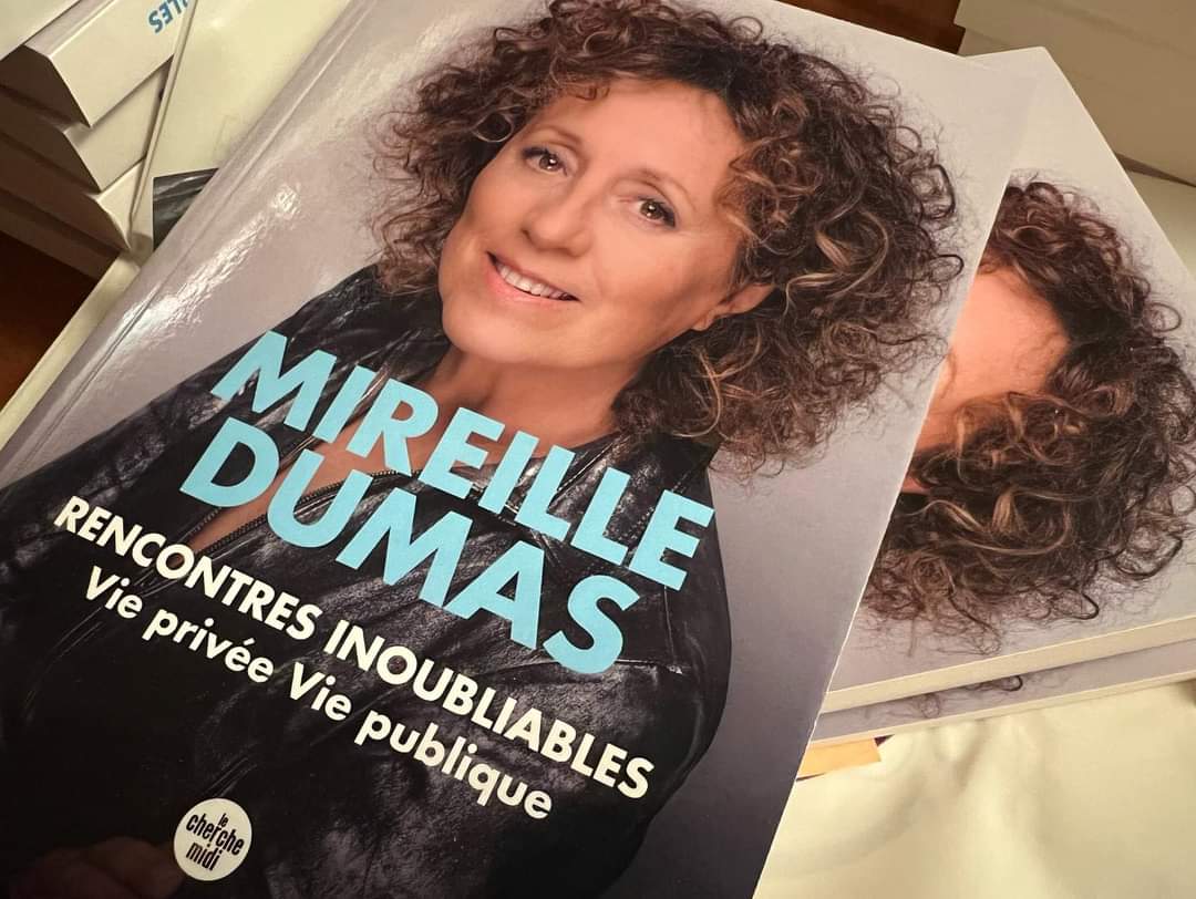 femmes_3000's tweet photo. Mardi du Flore du 3 octobre
#femmes3000 
avec invitée: @MireilleDumasOf 
🎤Emmanuelle chauvin https://t.co/htW37e6rM9