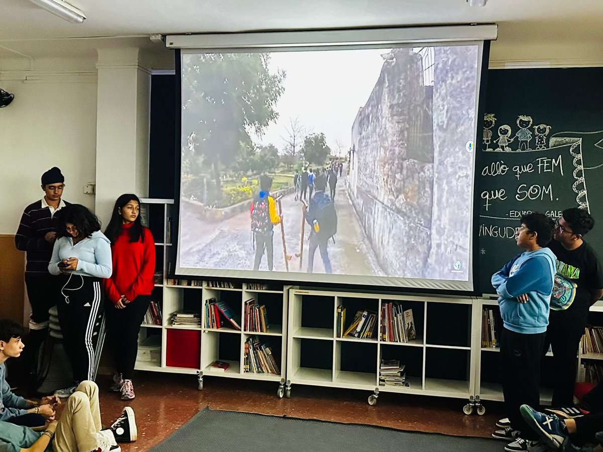 IntVirolai's tweet photo. @EscolaVirolai welcomed @PathwaysSchools today for icebreakers, an interactive school tour, intercultural presentations, coca and all topped off with a Park Guell gincana! And that’s just day 1!  #interculturallearning #newfriends  with @mjosemiranda &amp; @5uzannedavis 🇮🇳👫🏫 https://t.co/AW518BzbZ1