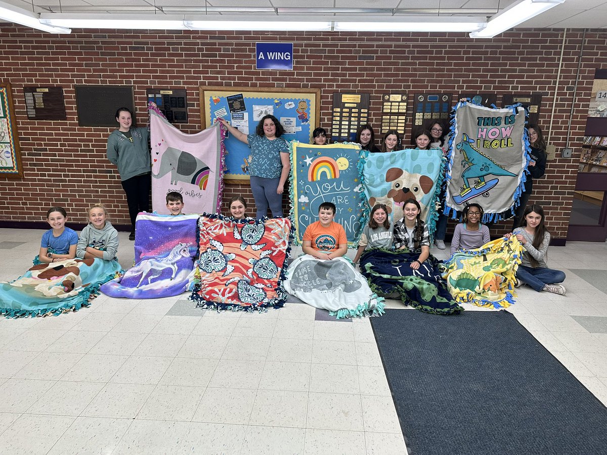 MsBhmsP's tweet photo. So proud of our Warrior Wednesday club members and advisors Mrs. Reilly and Mrs. Thiv who made these beautiful cute blankets to be donated to Hasbro Children’s Hospital! Love this! #WarriorWay @SeekonkPS @MrsReillysci @MrsThiv @HasbroChildrens https://t.co/YiJmXtDEKr