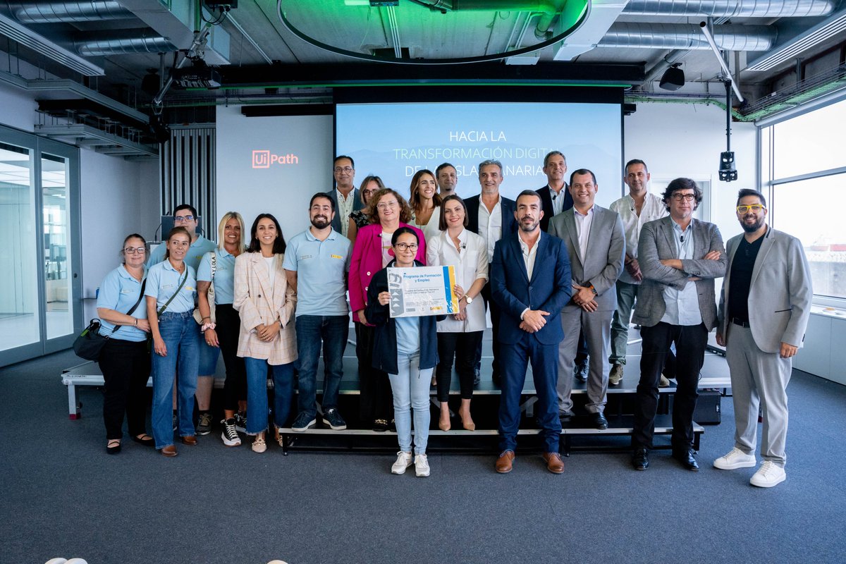 migdaliamachin's tweet photo. Enhorabuena a @AtlantisTech 👏 impulsora de las jornadas de #TransformacionDigital  de #Canarias que se enmarcan dentro de las Semanas de la Ciencia y la Innovación de la Consejería que dirijo, por el gran trabajo que realiza en muchos campos de la innovación 💪 @agenciaiisi https://t.co/9BCGLfZvui